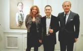 Диляна и Спас Русеви със Зенг Фанжи пред негов портрет.